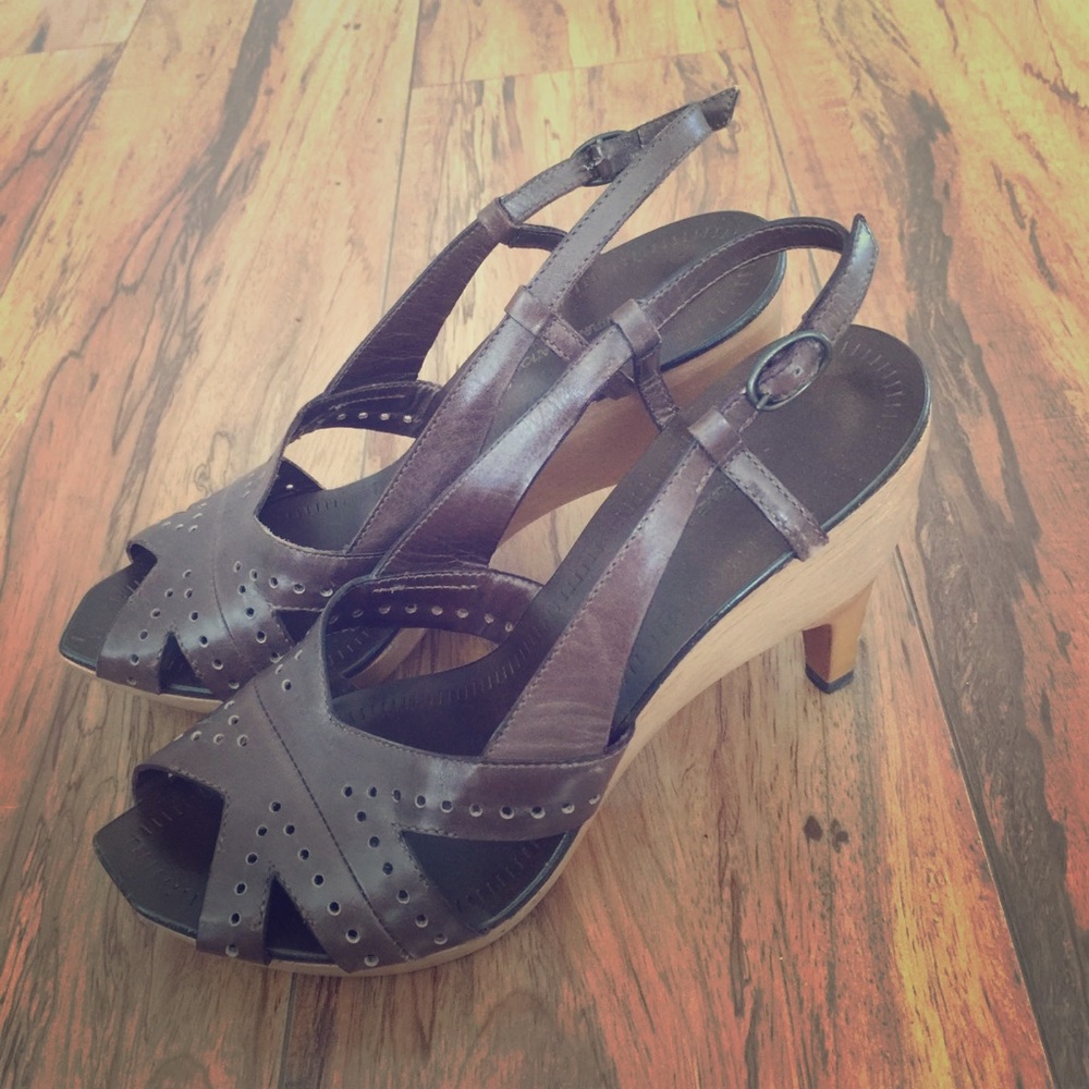 Costume National slingback for sale!